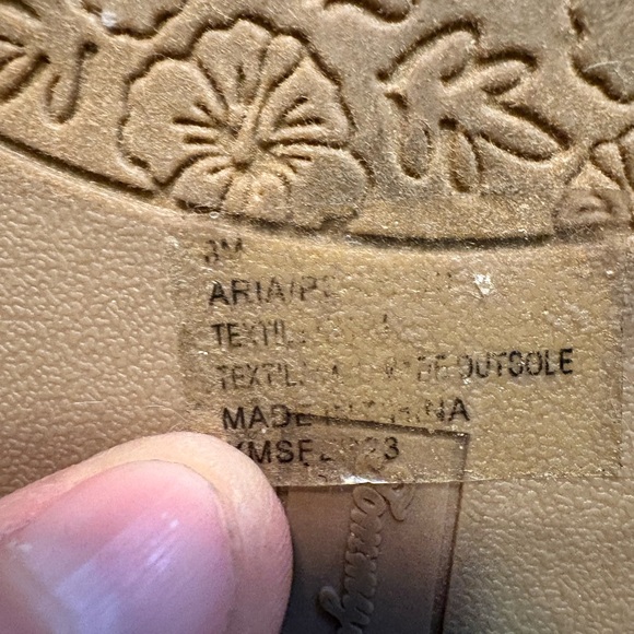 Tommy Bahama Cream and Tan Sandals - Picture 6 of 6